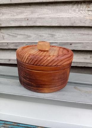 Баночка з кришкою