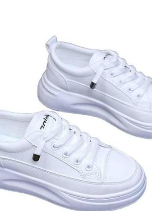 Білі жіночі кеди,  устілка 22 см на стопу 21.5 см