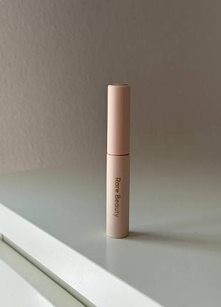 Тушь для ресниц rare beauty by selena gomez perfect strokes universal volumizing mascara 3 ml