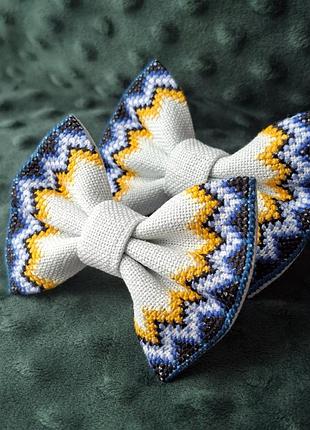 Гумки для волосся з вишивкою хрестиком для дівчаток, білі з синьо-жовтим візерунком