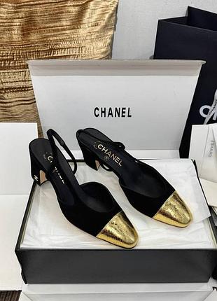 Туфлі chanel чорні з золотим носком на каблучку відкрита пятка