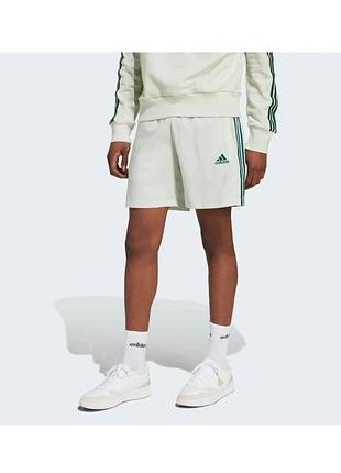 Чоловічі світло-зелені спортивні шорти від adidas