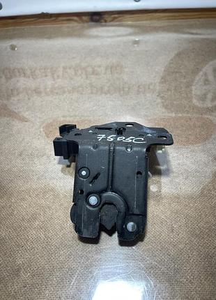 Замок багажника audi a6 c6 (04-11) 2.0 tdi oem 8p4827505c
