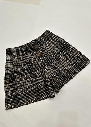 Стильні шорти zara