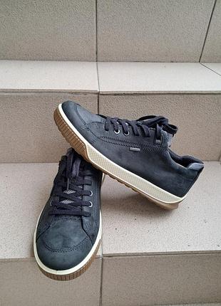 Взуття чоловіче,нубук,gore tex в розмірі 41-42 від ecco