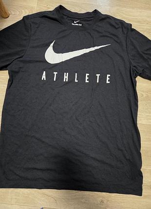 Футболка nike  athlete чоловіча р.l