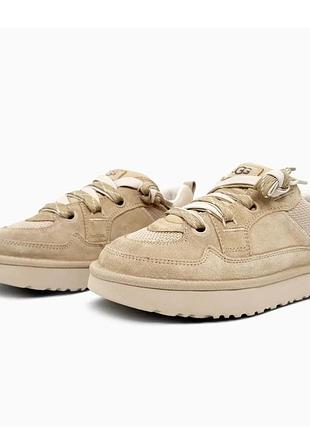 Кросівки жіночі  моделі ugg у бежевому кольорі, комбінованим верхом натуральної замші та сітки, а також масивними широкими шнурками