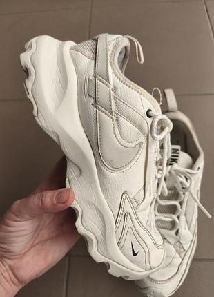 Оригінальні кросівки nike