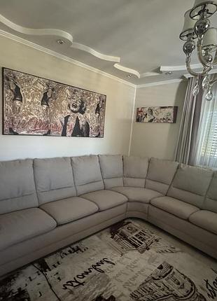 Діван в хорошому стані