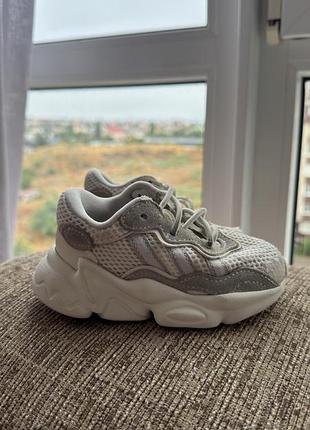 Кросівки adidas ozweego!