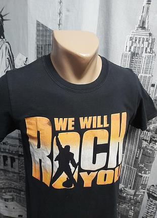 Двостороння мерч-футболка мюзиклу queen — «we will rock you».