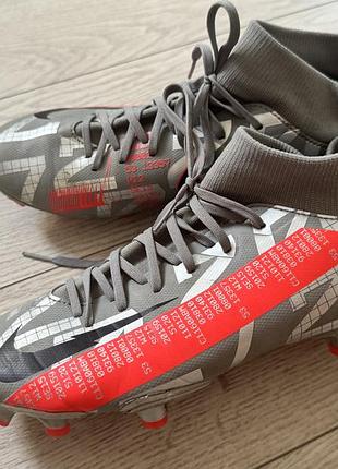 Футбольні бутси — nike mercurial superfly 7 academy mg у кольорі metallic grey/crimson