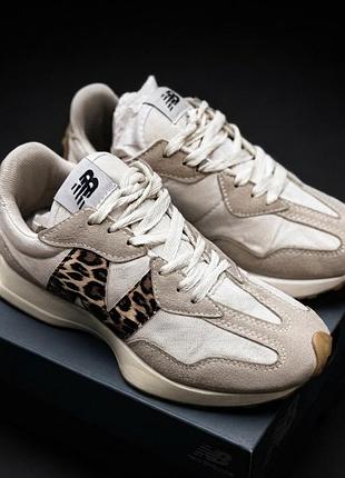 Жіночі кросівки new balance з лео 327