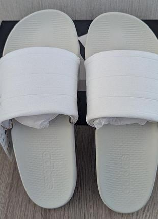 Шльопанці жіночі adidas білі