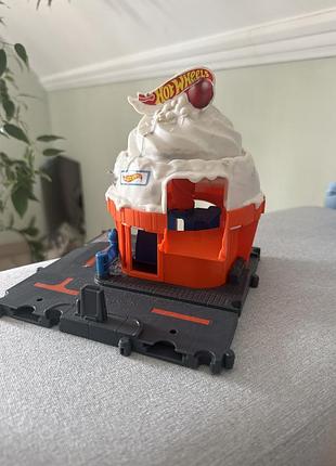 Трек hot wheels