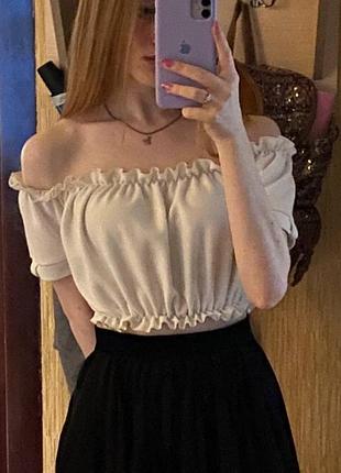 Милий короткий топ new look з рюшами