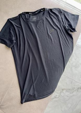 Чоловіча спортивна футболка nike dri fit