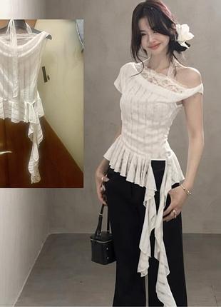 Ефектний  асиметричний топ із мереживом та рюшами (тренд pinterest / coquette aesthetic)