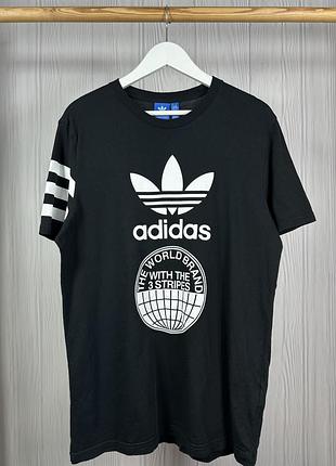 Adidas 3 stripes originals футболка з прекрасним дизайном розмір l