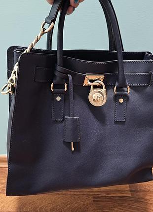 Сумка michael kors hamilton из сафьяновой кожи с золотистой фурнитурой