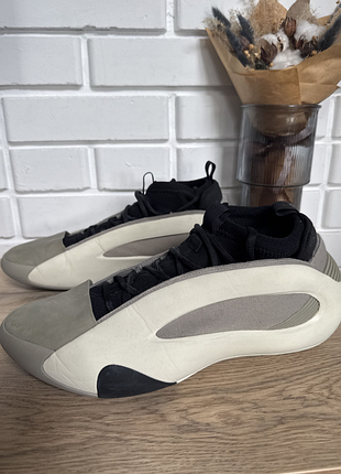 Кросівки adidas harden vol. 8 beige 48 р 31 см