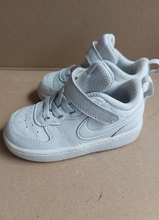 Дитячи. оригинальные. кожаные кроссовки nike. размер 23,5 стелька 
14,5