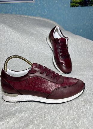 Жіночі шкіряні кросівки navyboot 38 розмір