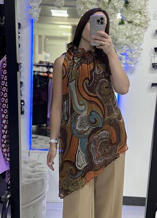 Лінійний топ від бренду zara
