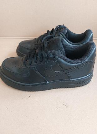 Оригинальные. кожаные кроссовки nike air force.размер 28,5 стелька 18,3