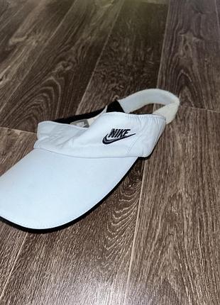 Козырек nike