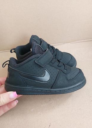 Оригинальные детяжные кроссовки nike. размер 14 стелька 15, 5