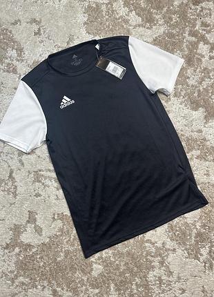 Оригинальная спортивная футболка adidas