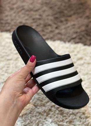Оригінальні шльопанці adidas 38 розмір (24.5 см устілка) б/в