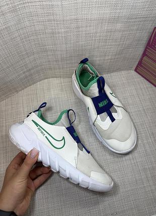 Оригінальні кросівки nike на резинці