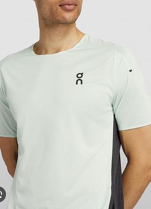 On shoes performance-t t-shirt in green for men  оn running
