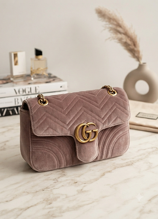Пудровая бархатная сумка в стиле gucci marmont
