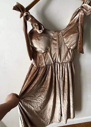 Итальянное бархатное платье с корсетом, цвет золотисто-бежевое | xl-xxl | регулируемые бретели