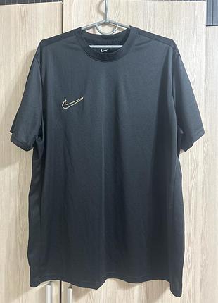 Футболка чоловіча спортивна nike