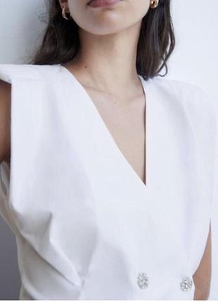 Желет з обʼємними плечима zara