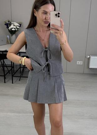 Жилет і спідниця шорти сірі/ костюм жіночий чорний favorite style
