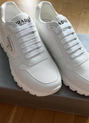 Кросівки prada