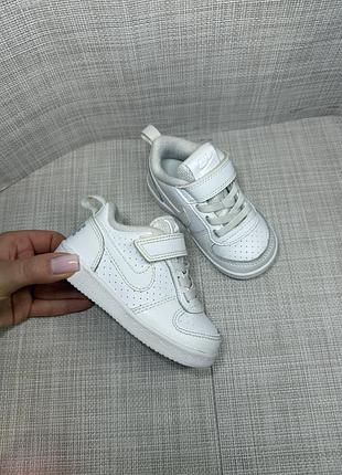 Оригінальні кросівки nike шкіряні на липучці