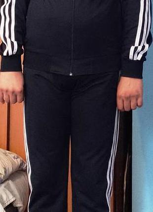 Спортивный костюм adidas