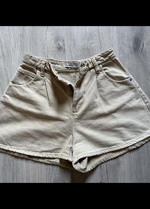 Шорти bershka