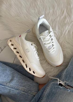 Стильные женские кроссовки loewe x on cream white