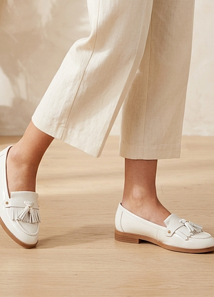 Белые лоферы с кисточками carvela kurt geiger, размер 36