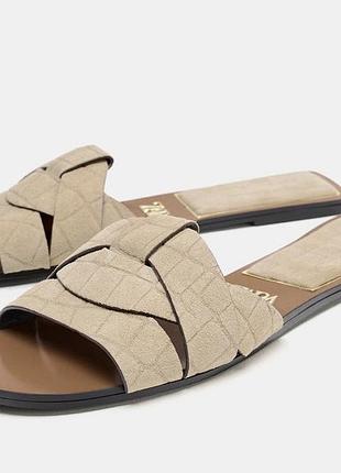 Шльопанці zara