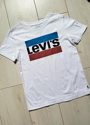 Хлопковая футболка от бренда levi's