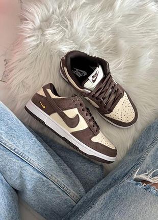 Стильные женские кроссовки nike sb dunk low sail dark brown beige
