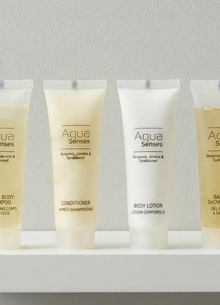 Набор мини-косметики для ухода aqua senses от известного немецкого бренда ada cosmetics.